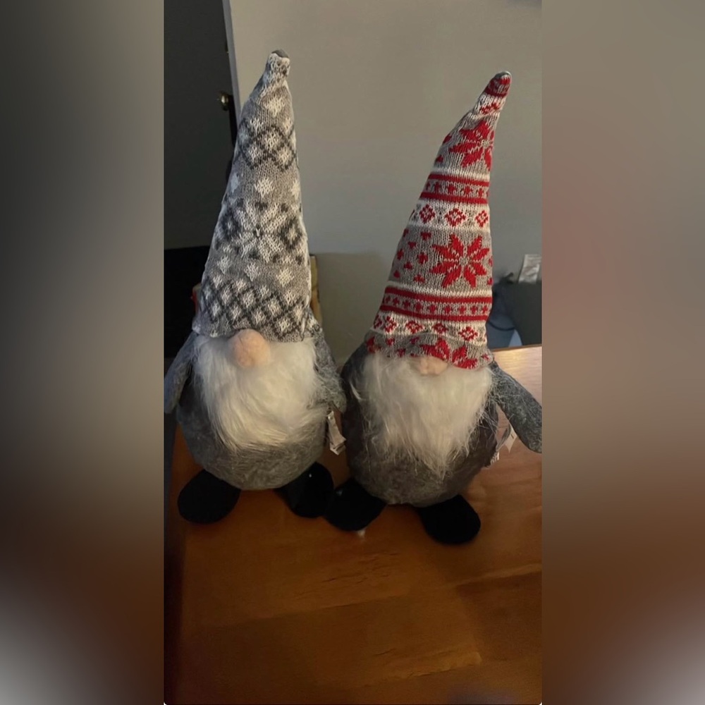 Festive Gnome Decor Set - Gray and Red